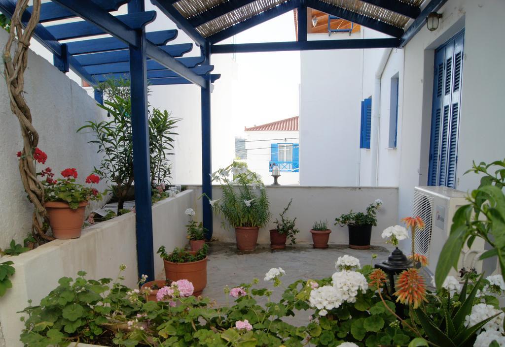 Idroussa Batsíon Exterior foto